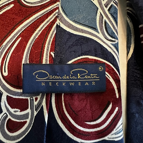 Oscar De La Renta Two Vintage Ties - Picture 5 of 10